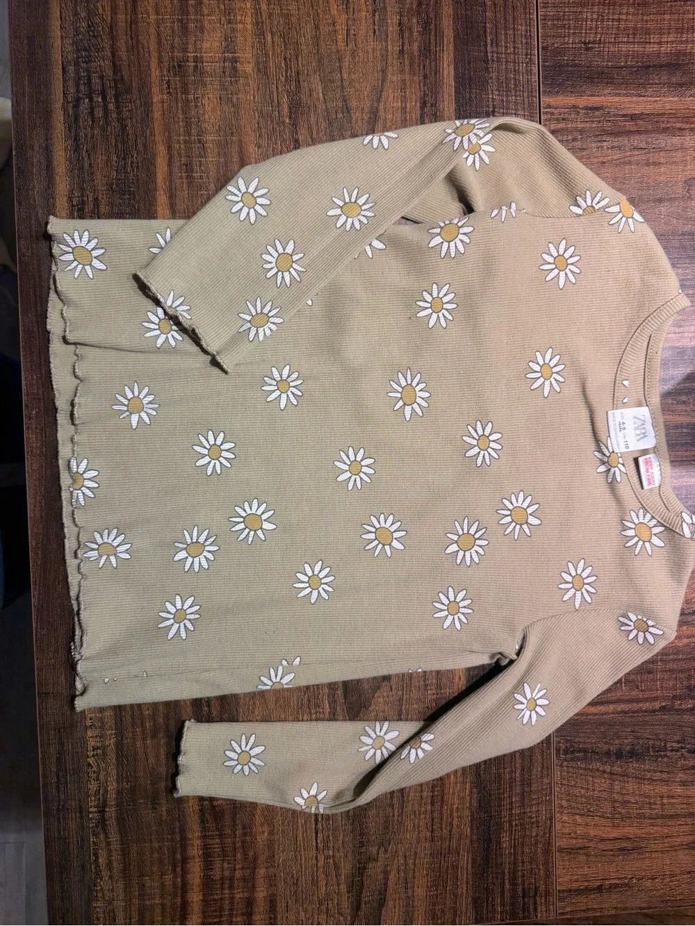 Zara Tan Ribbed Long Sleeve Top with White & Yellow Daisies